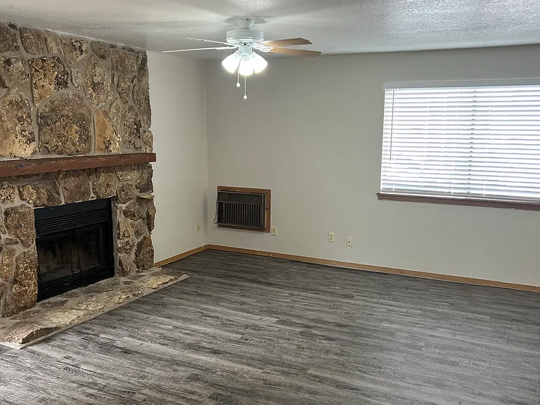 131 S Zang Way #D — Photo 7