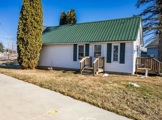 702 Academy St, Elroy, WI 53929