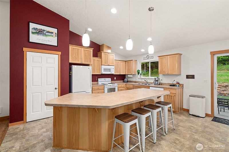 4th image of 236 Chilvers Road