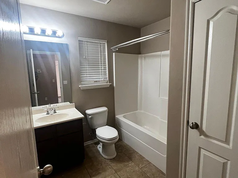 2921 Thompson Farm Ln — Photo 15