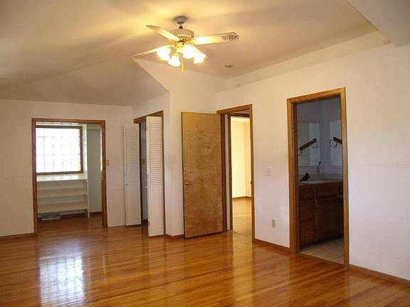 4th image of 785 W 6th Ave