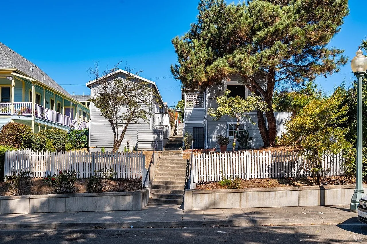 1 bed, 400 sqft, $1,750 — Photo 1