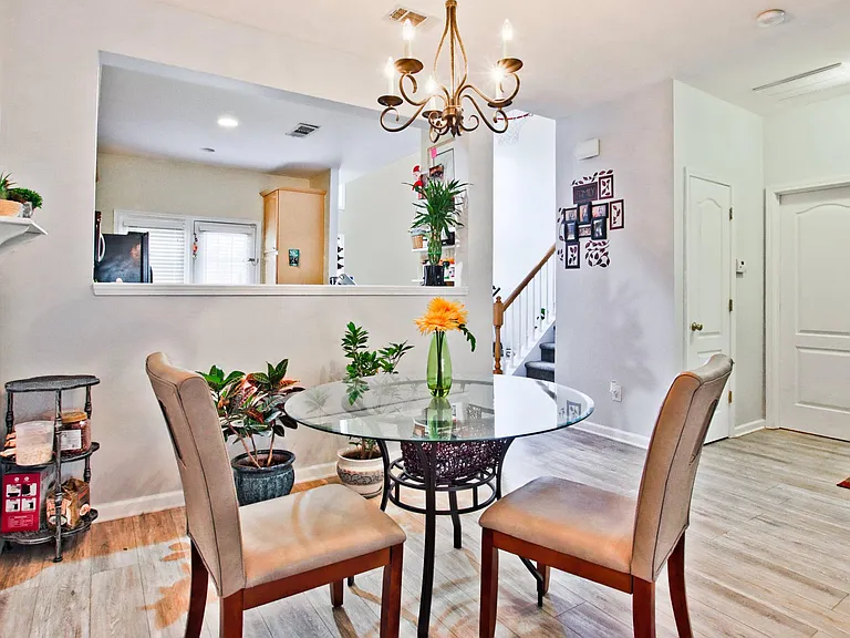 2384 Suwanee Pointe Dr — Photo 6