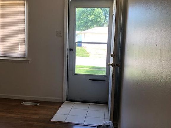 2nd image of 642 Undercliff Dr