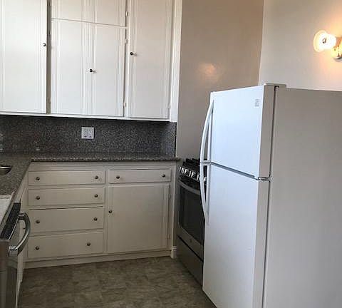 4th image of 3815 Park Blvd APT 4
