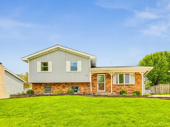817 Appletree Dr, Schererville, IN 46375