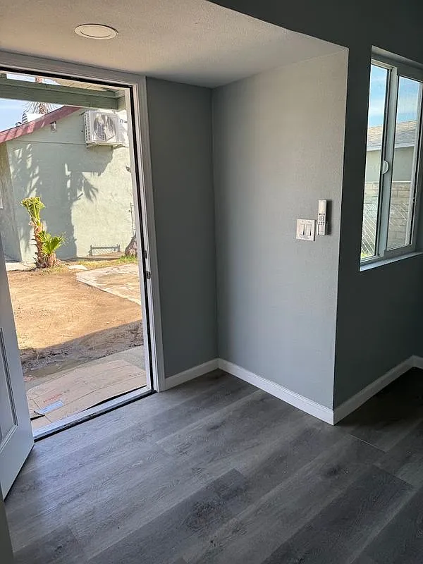 2 bed, 1.0 bath, 850 sqft, $1,900 — Photo 2