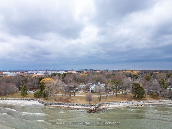342 Meadow Wood Ln, Mississauga, ON L5J 2S9