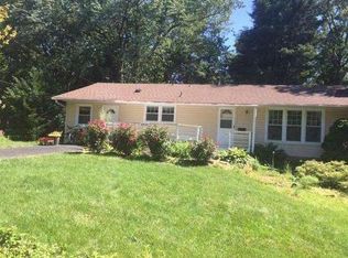 6915 Jenkins Ln, Falls Church, VA 22043