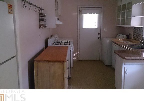 5th image of 4224 Pine Cir