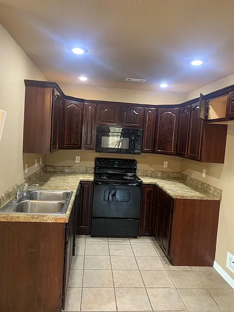 3 bed, 1213 sqft, $1,500 — Photo 4