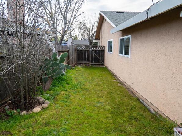 1260 Heather Glen Cir, Hollister, CA 95023