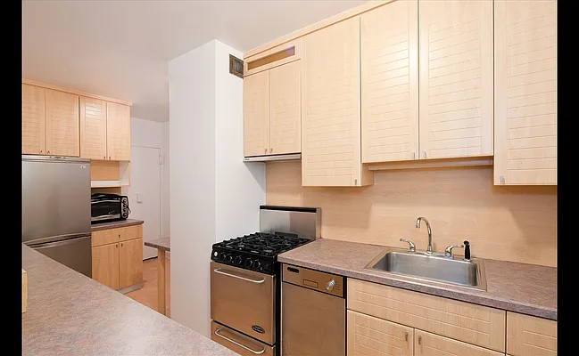 Sold by Douglas Elliman | media 26