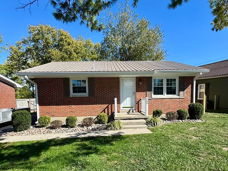 209 Danville St — Photo 1