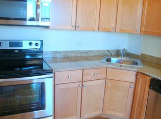 5687 N Sheridan Rd, Chicago, IL 60660