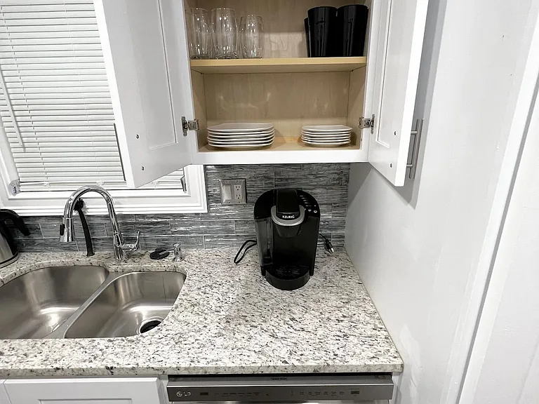 5569 Pine Gate Dr #2 — Photo 33