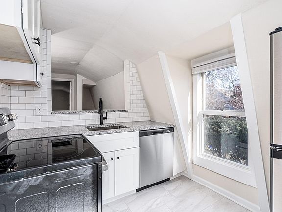 5th image of 1802 N Talbott St Unit 2