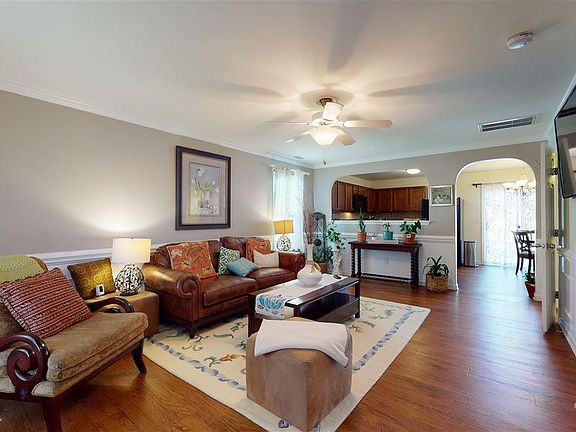 2nd image of 1010 Collington Dr