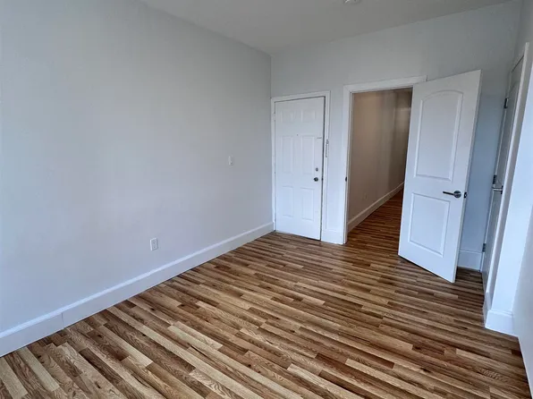 212 15th Street image 5 of 9