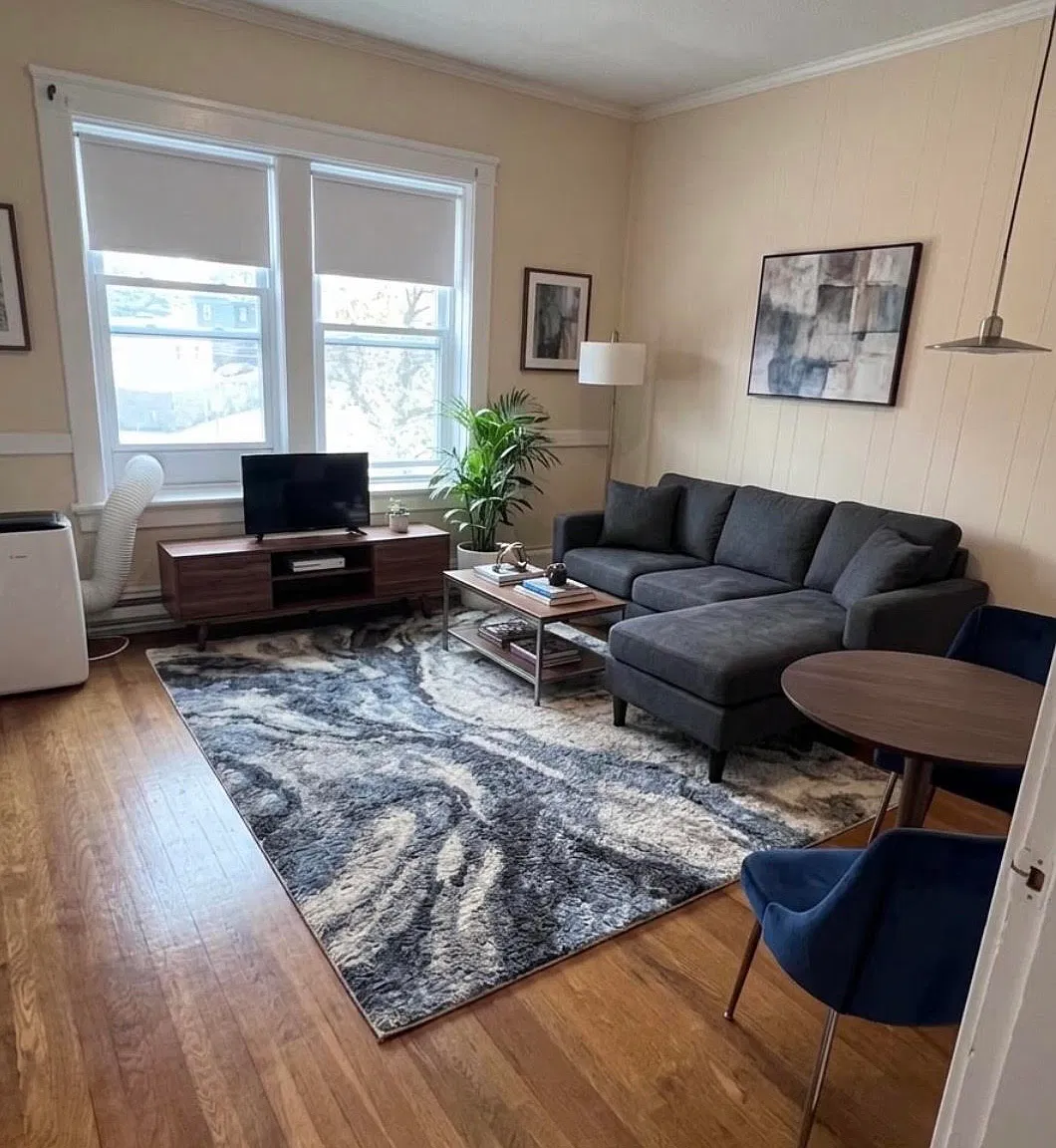 144 Van Zandt Ave — Photo 2