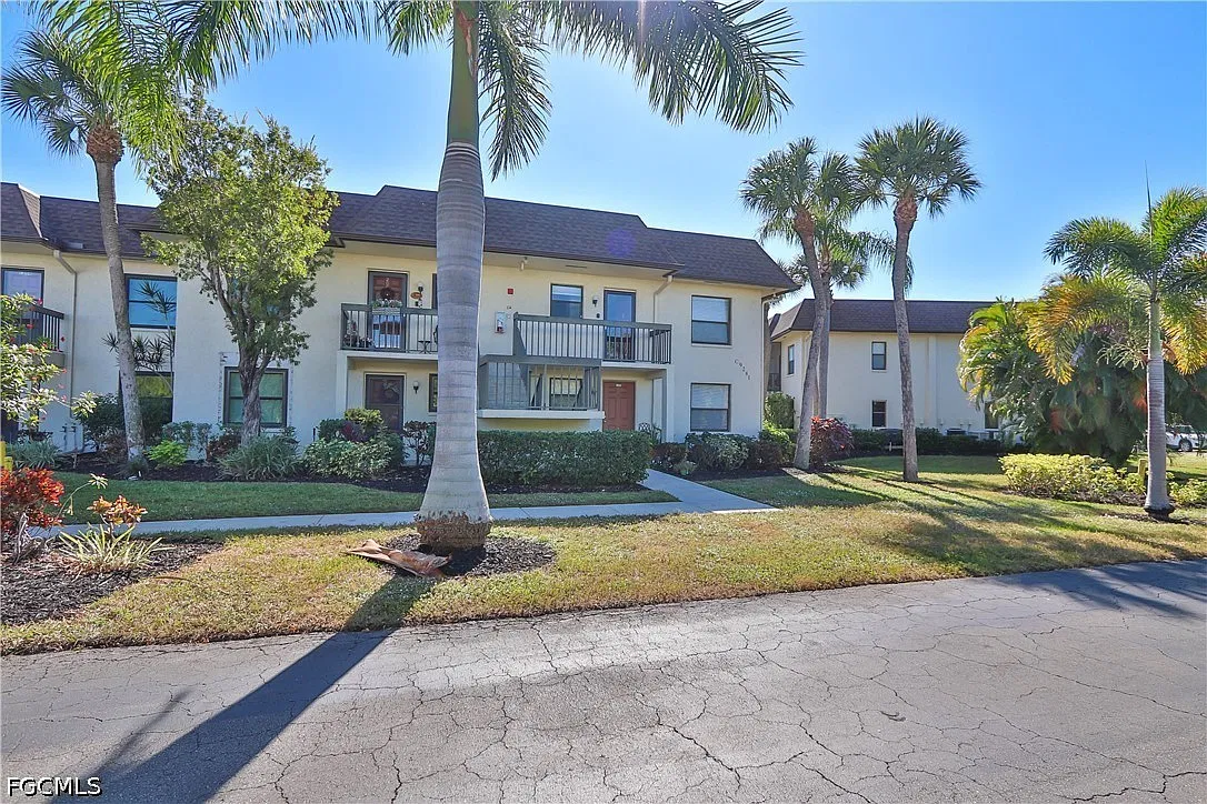 2 bed, 2.0 bath, 808 sqft, $1,595 — Photo 1