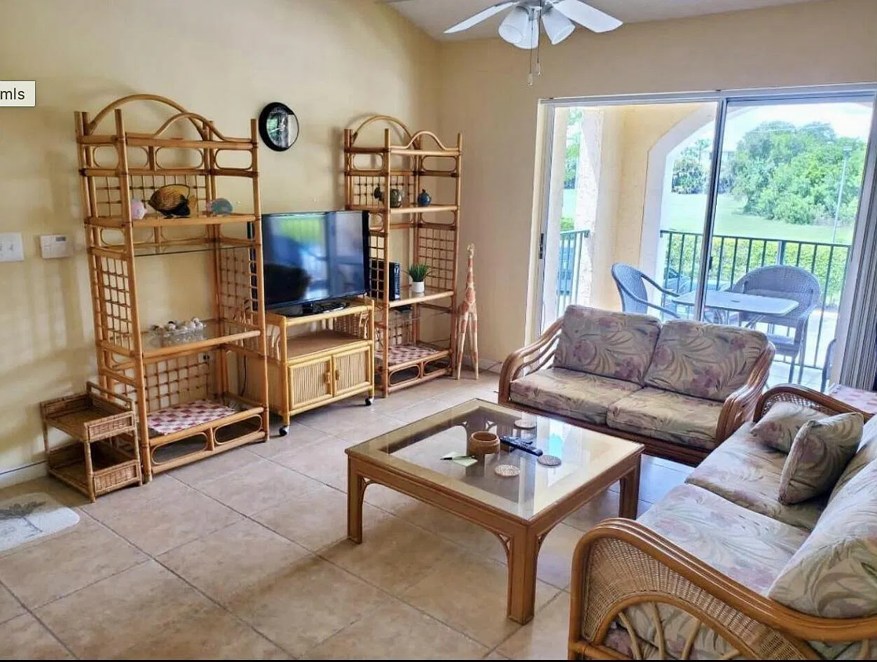 1 bed, 1.0 bath, 688 sqft, $1,700 — Photo 2