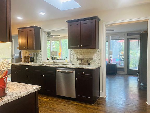3rd image of 2699 Brown Cir SE