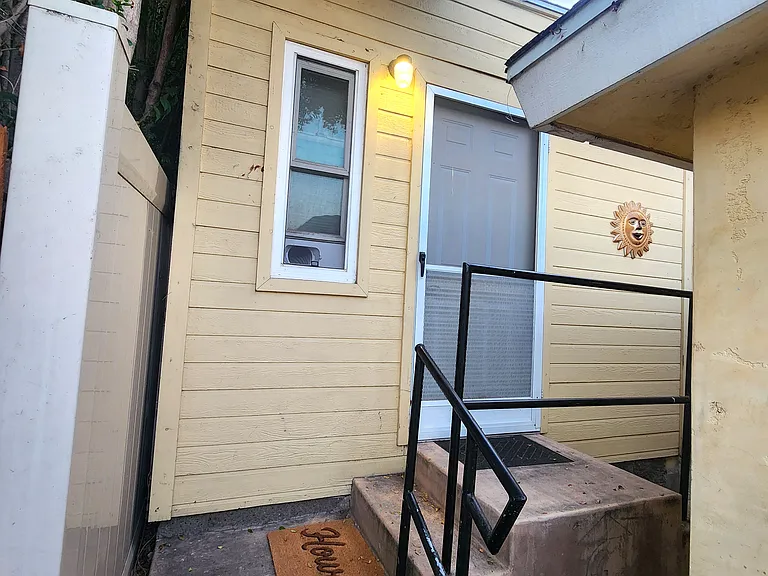 Olive St — Photo 17