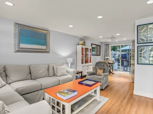 272 Craigville Beach Rd #2, Barnstable, MA 02630