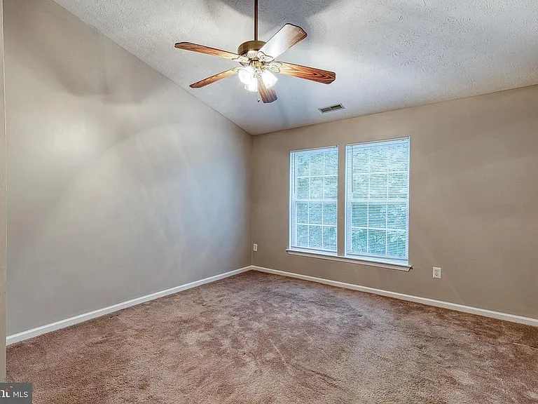 27 Silver Birch Ct — Photo 14