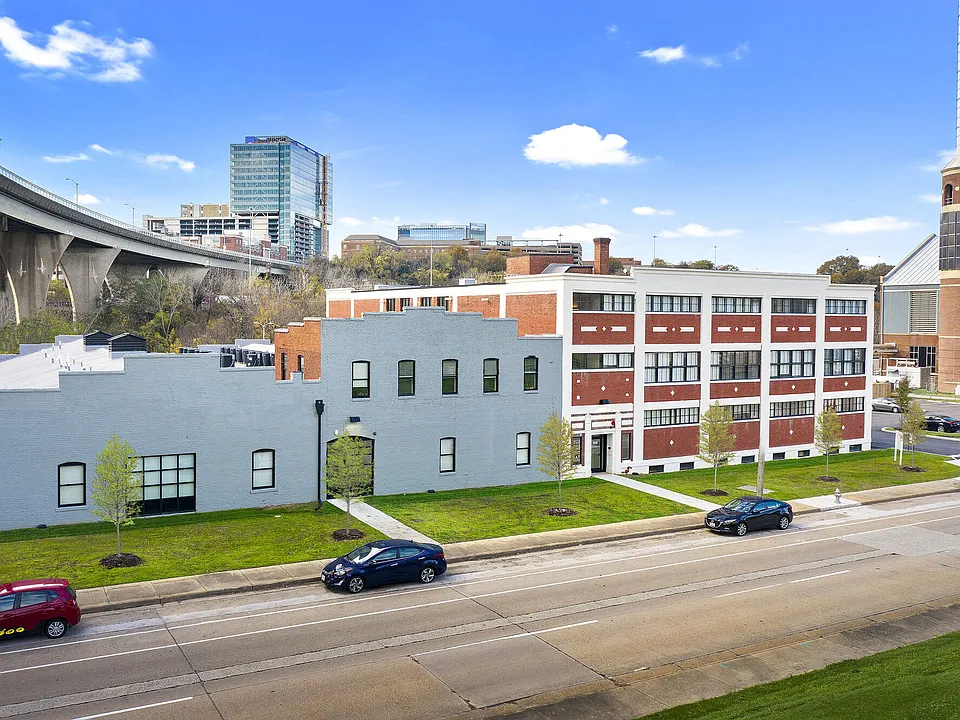 Building Photo 4