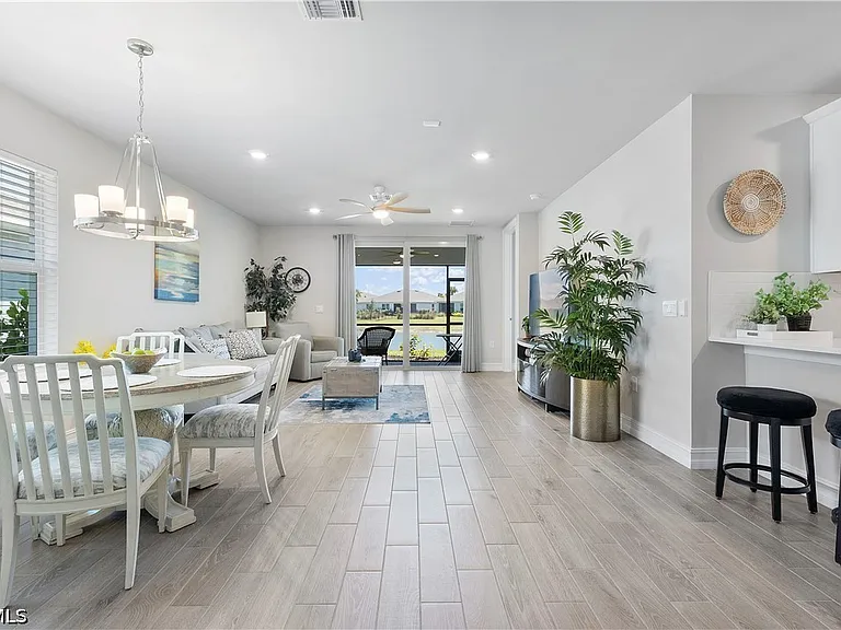17639 Wild Iris Ln — Photo 8