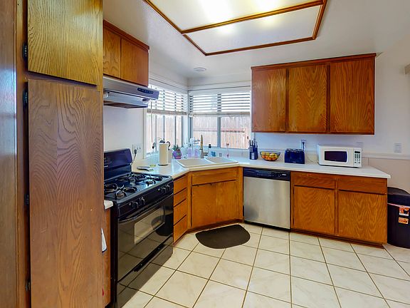 5th image of 1320 Waterford Ln