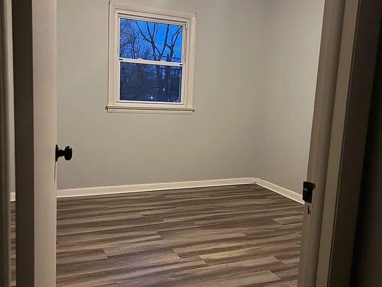 864 Rosemont Ave — Photo 7