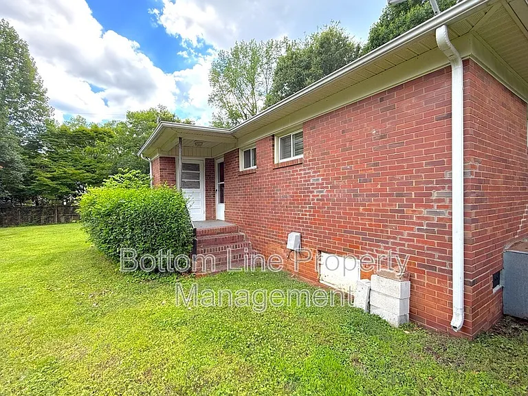 3128 Creighton Dr — Photo 12