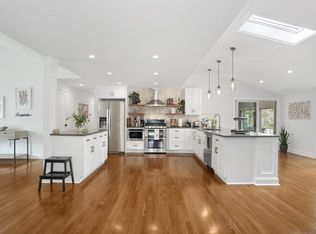 2 Farm Hill Rd, Ridgefield, CT 06877