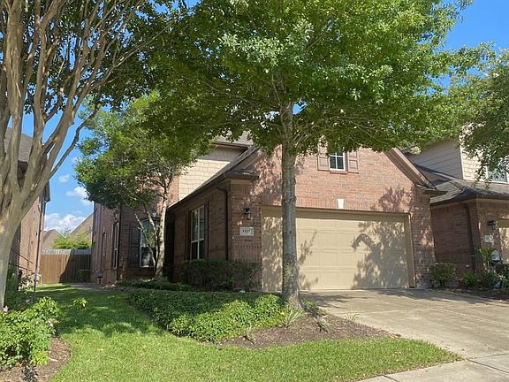2nd image of 1227 Glenwood Canyon Ln