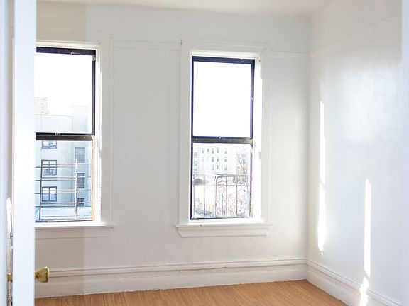 5th image of 735 E 182nd St APT 5D