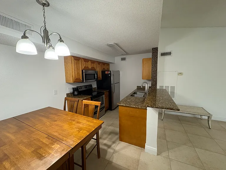 Kitchen/dining area