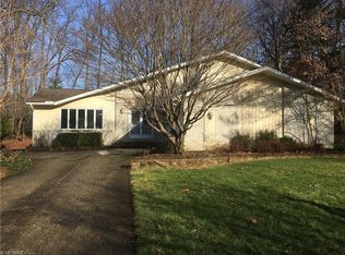 13425 Strathmore Dr, Valley view, OH