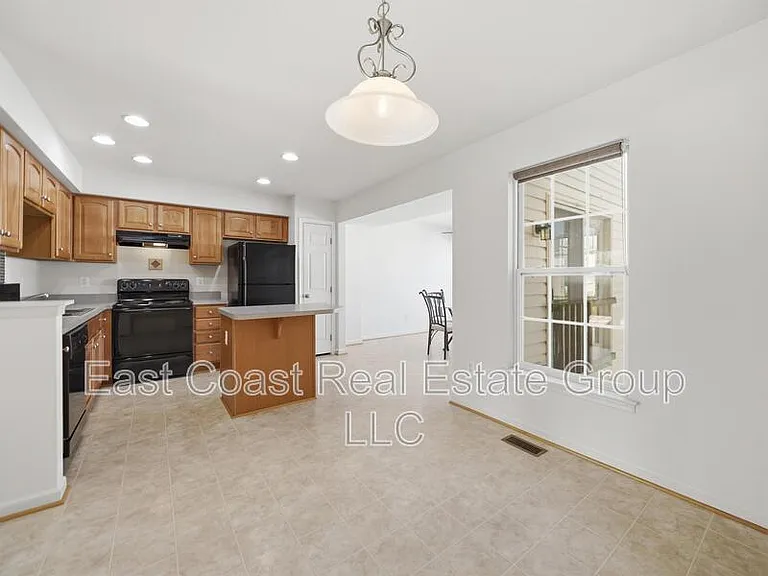 1247 Mare St — Photo 7