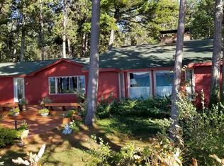 9851 Kay Ray Rd, Williamsburg, MI 49690