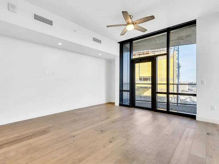70 Rainey St #1607 — Photo 9