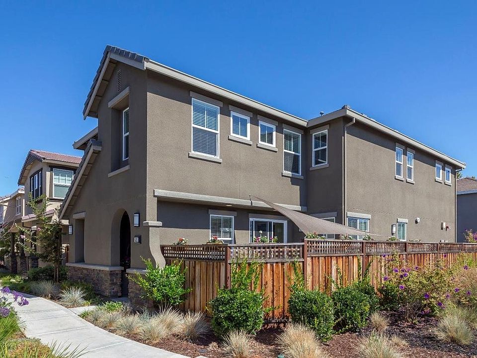 1st image of 521 Aspen Pl