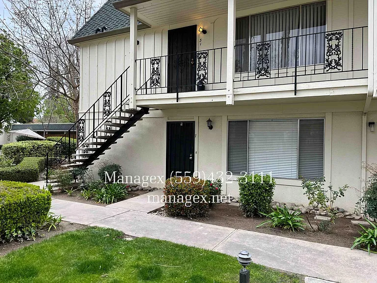 5090 N Roosevelt Ave #7 — Photo 1
