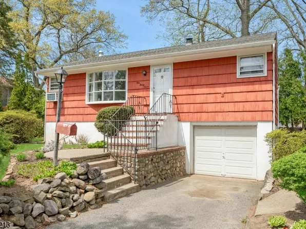 137 Lincoln Pl, Waldwick Boro, NJ 07463