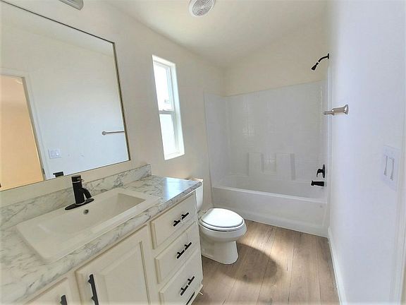 5th image of 25521 Lincoln Ave Space 1