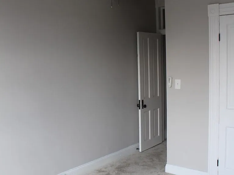 106 S Washington St — Photo 12