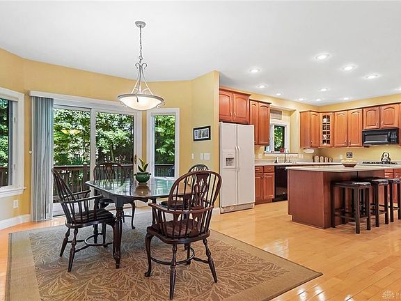 3rd image of 1095 Paxon Ct
