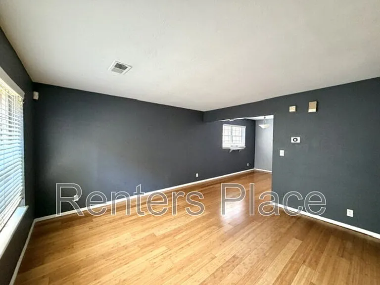 2418 E 59th Ct #4 — Photo 2